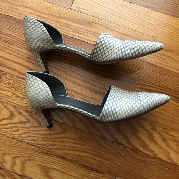 Snakeskin VINCE. Size 6 USA, 36 EUR - Picture 2 of 6